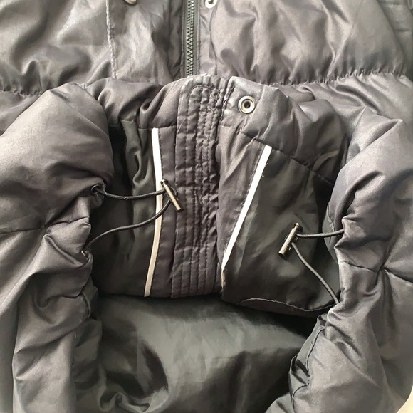 Gap Women’s Black Down Puffer Light Rain Jacket Size S - Picture 10 of 12